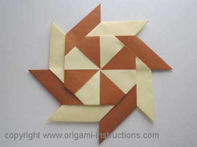 completed-modular-origami-pinwheel