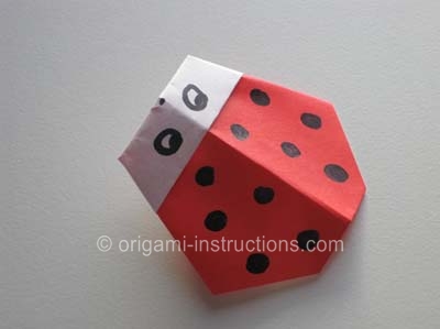 origami-ladybug-with-spots