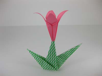 origami-lily--with-stem
