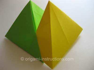 origami-modular-pyramid-step-11