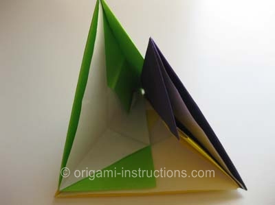 origami-modular-pyramid-step-12