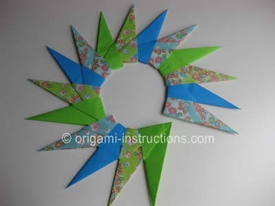 origami-modular-star-step-10