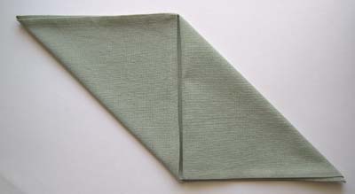 Napkin Folding - Bishop Hat - Photo Diagrams 3