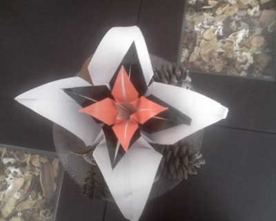 Origami Lily at origami-instructions.com