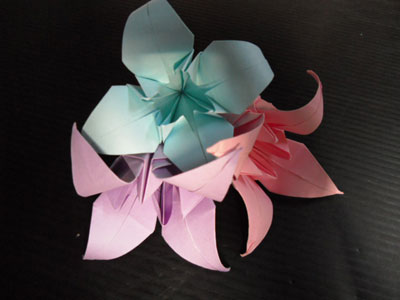 Origami Lily at origami-instructions.com