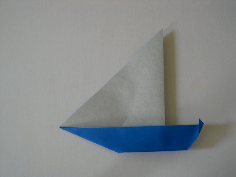 simple origami yacht